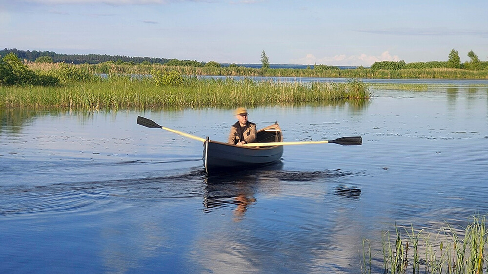 Каноэ Адирондак на воде